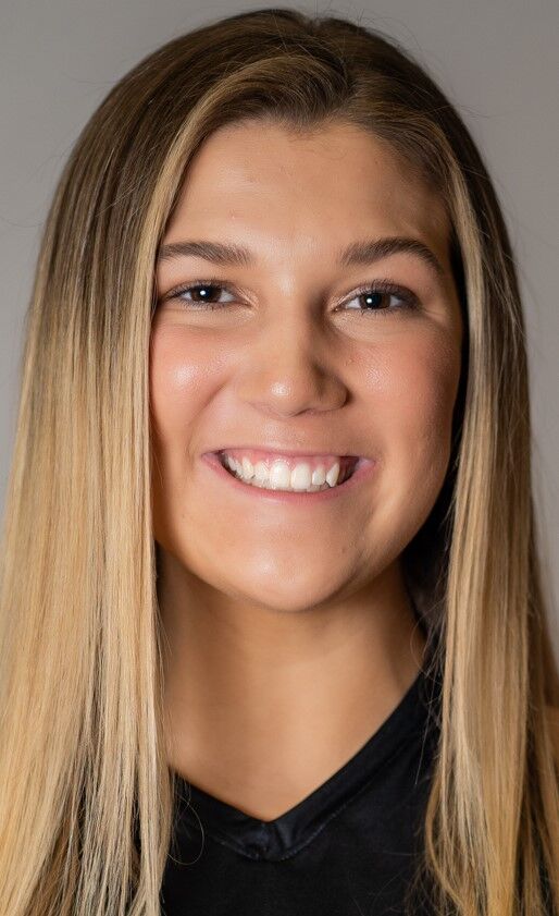 Bella Sipowicz head shot